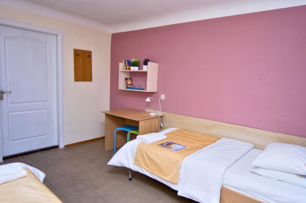 Hostel Podolski Plus Kyjev Pokoj fotografie
