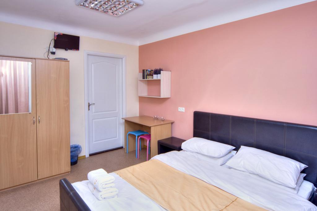 Hostel Podolski Plus Kyjev Pokoj fotografie